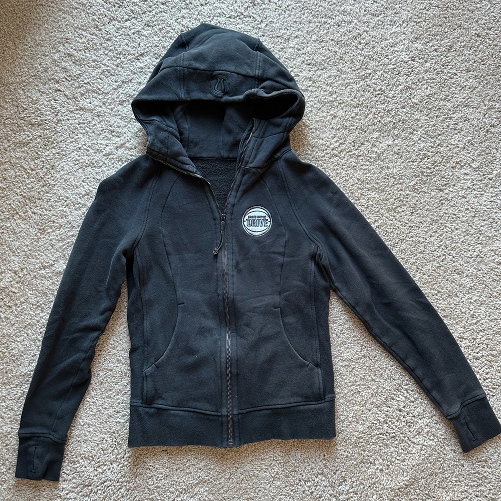 Women’s Lululemon scuba zip up w/GR Drive logo